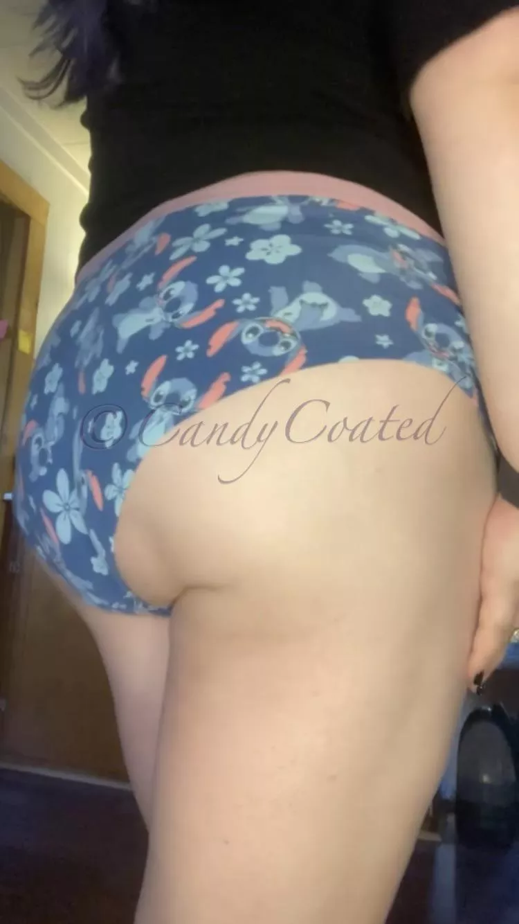 🍭 Wanna spice up your boring weekend? 🍭 [selling] panties 🍭 socks 🍭 GFE 🍭 sexting 🍭 vials 🍭 gummies pops and airheads 🍭 vibe control 🍭 dick rates 🍭
