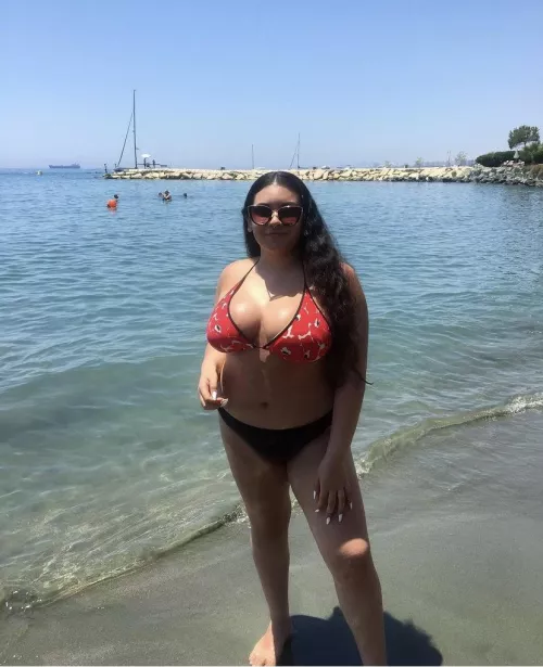 Wanting all the guys here to jerk off over my girl's huge tits [F22]