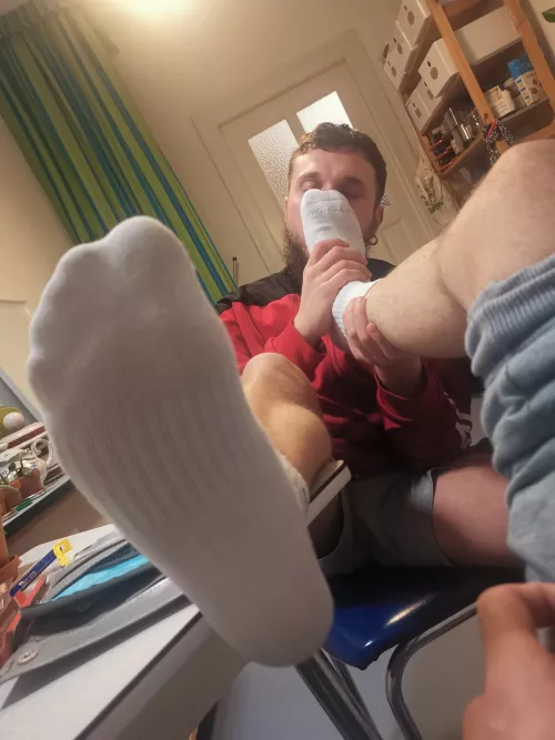 We love to wirship each other's feet …