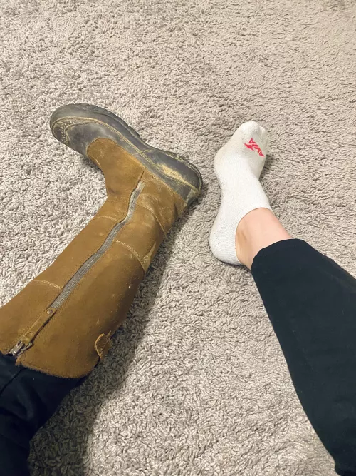 Wearing these pretty little socks in these dirty boots to go horseback riding today 💦👅😉🐴