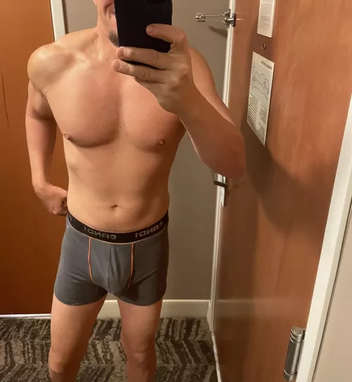 Wednesday is for chest and shoulders[M]