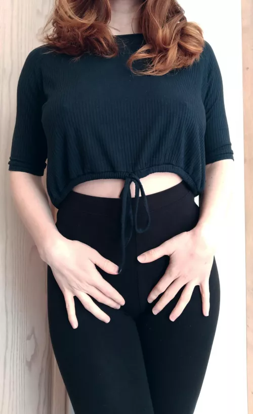 Weekend outfit! It's been a rough month, so I'm spending this weekend relaxing. What about you?