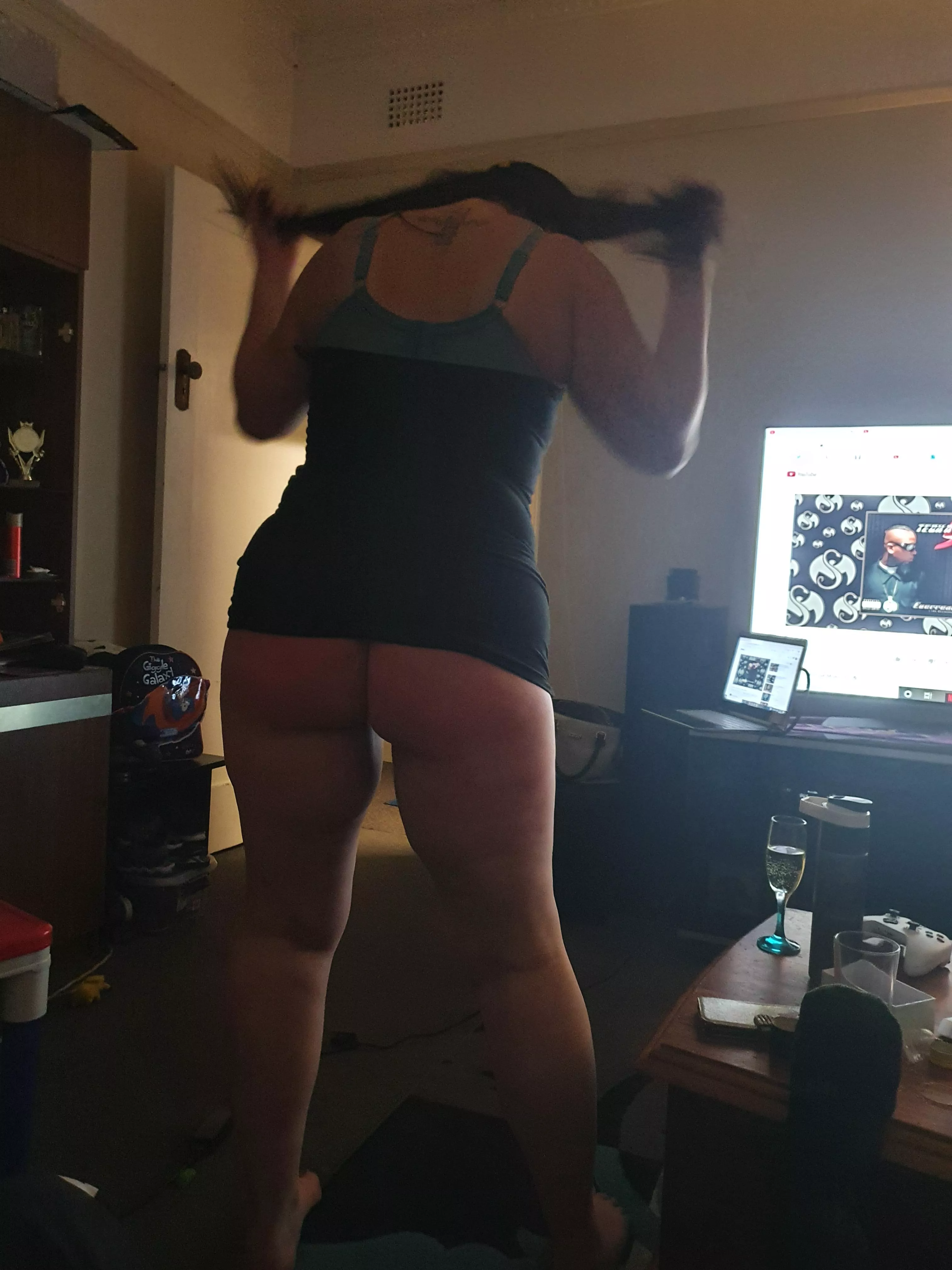 Were drunk and wanna see your cocks haha 😄 kik xxLettesPlayxx