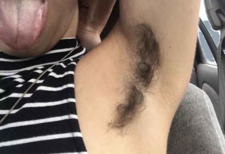 What can I say? I’m a slut for a hot (almost) summer day and some serious B.O. 🤤