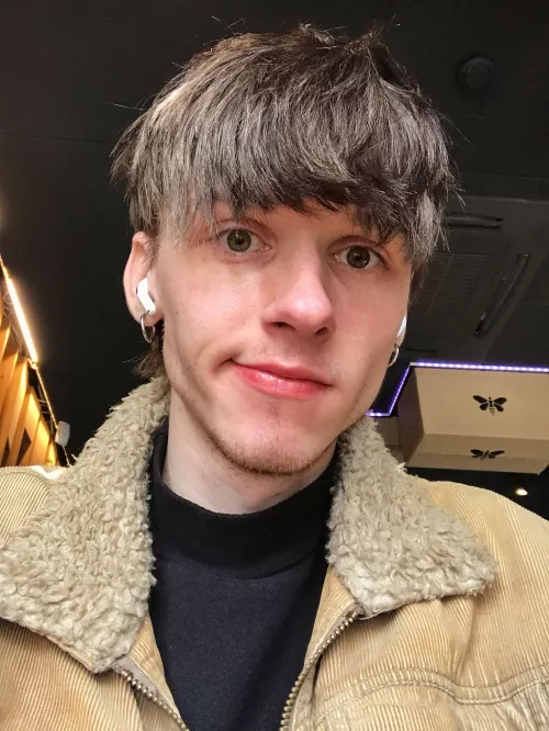 What do you think about this Slavic twink? Cute enough?🥰