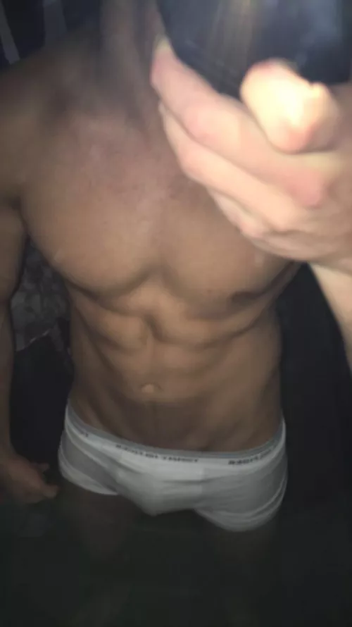 What do you think of white underwear on tanned skin ? 😜