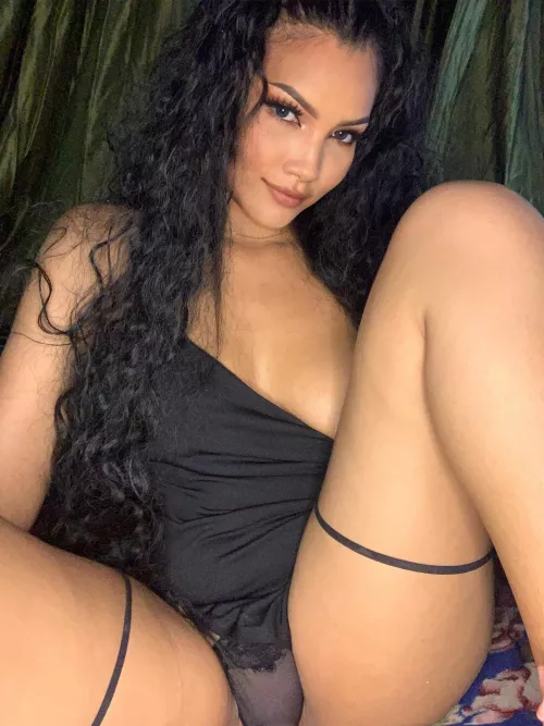 What would you do if I lay in bed like that next to you?😈