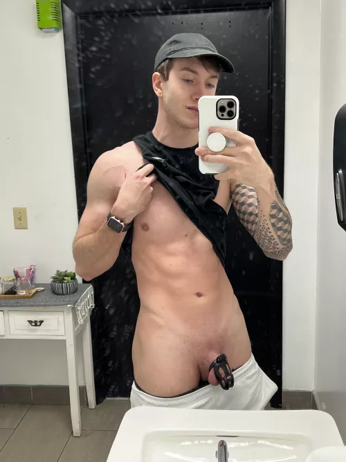 What would you do if you saw me in the bathroom like this? 😳