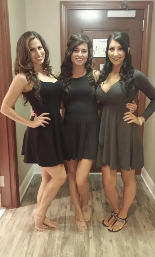 Which is the slut. Dm me. Have nasty pics and vids of one of them.