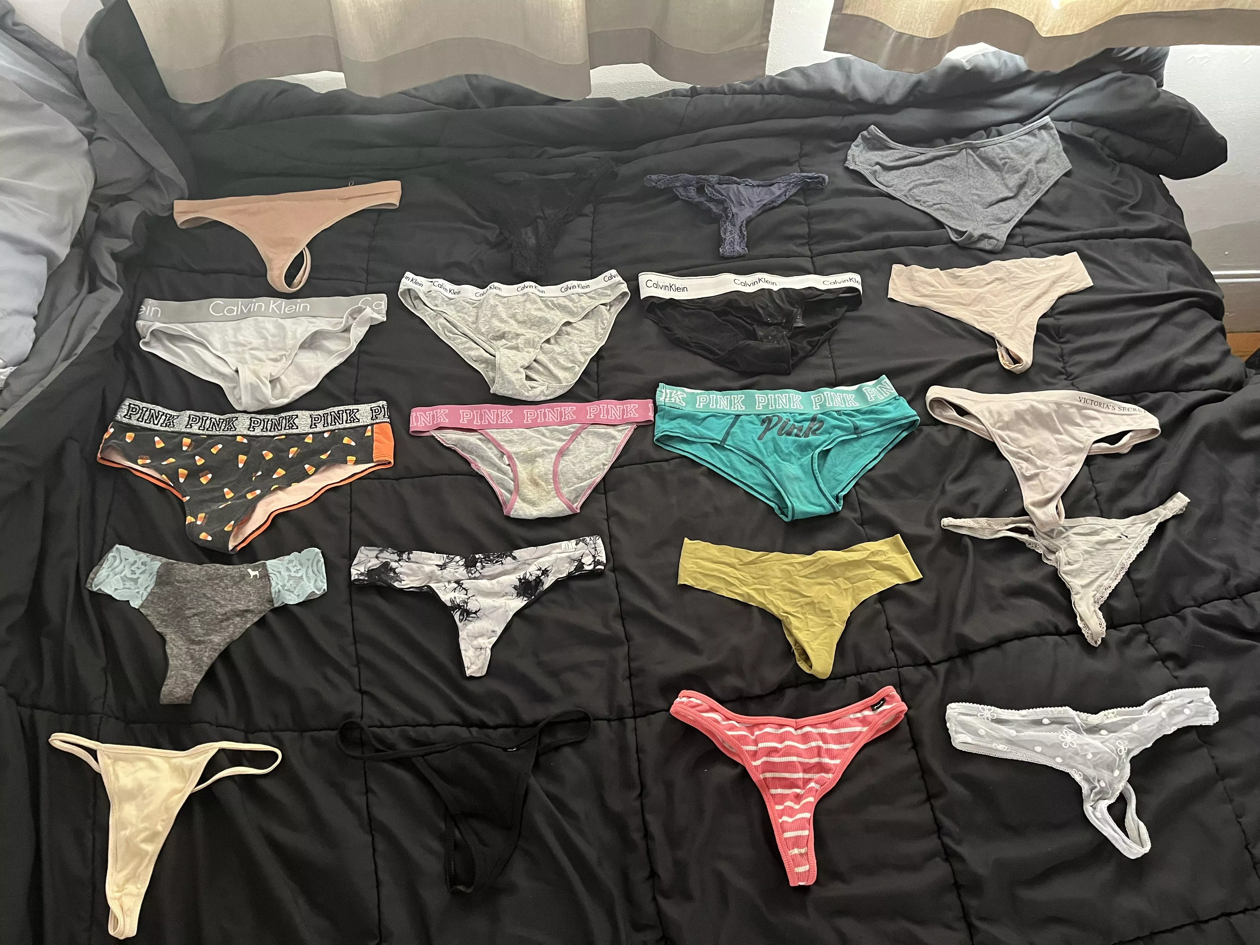 Which one is your favorite also which row is the best in your opinion? What should I do with all of these gems please let me know dms open? Also this is only half of my collection! Which one is your favorite also which row is the best in your opinion? What should I do with all of these gems please let me know dms open? Also this is only half of my collection!