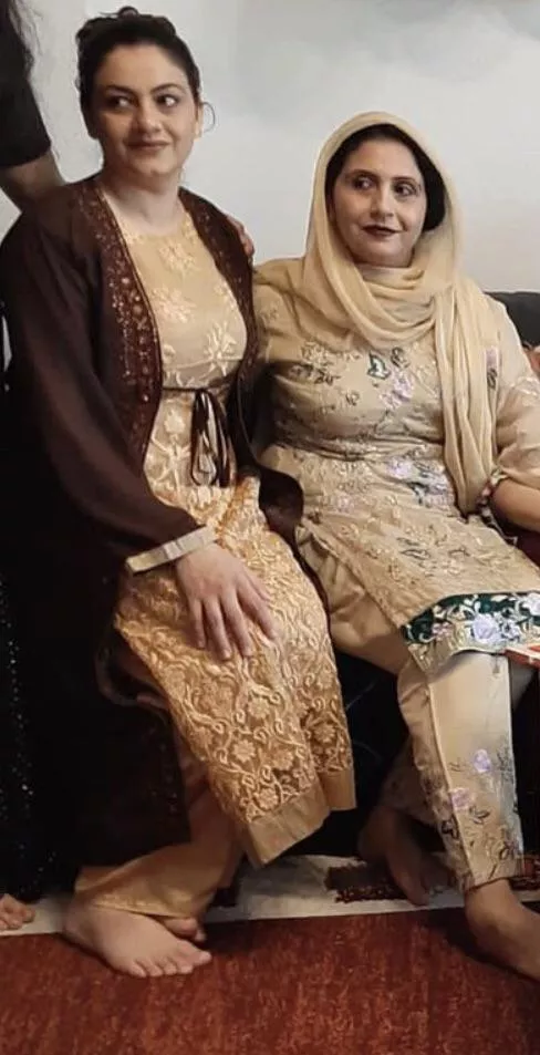 Which one of those two Pakistani milfs gonna get their first BWC? Look at their faces they are so curious about white men Which one of those two Pakistani milfs gonna get their first BWC? Look at their faces they are so curious about white men