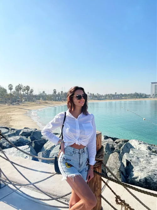 White flannel and jeans makes me super sexy girl :)