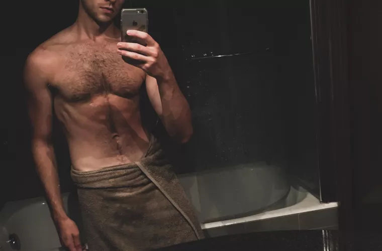 White male 28yo bull from London UK looking for a wife/gf to have fun with