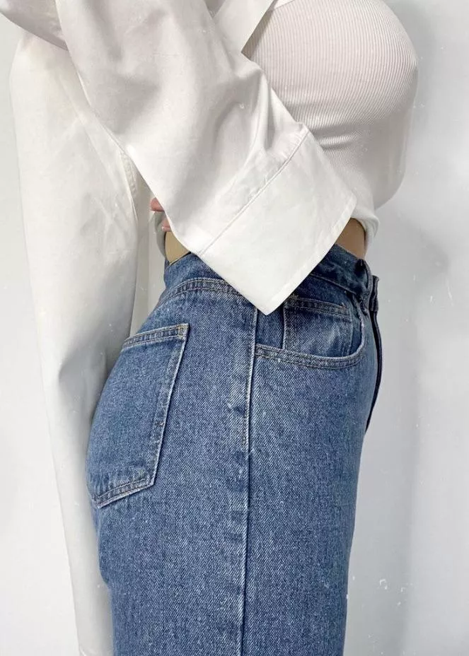White top & jeans