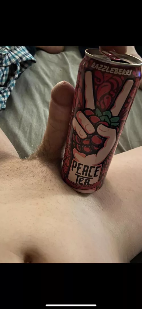 Who can dwarf me like the peace tea can. Let me know what you guys think