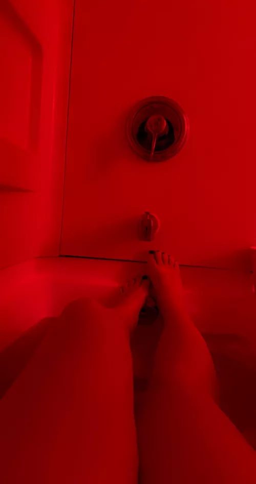 Who can keep me company 😉😘