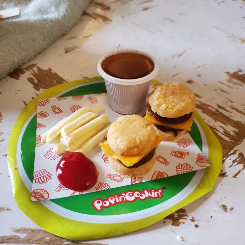 Who else likes making these? I wish they tasted better though. 😭