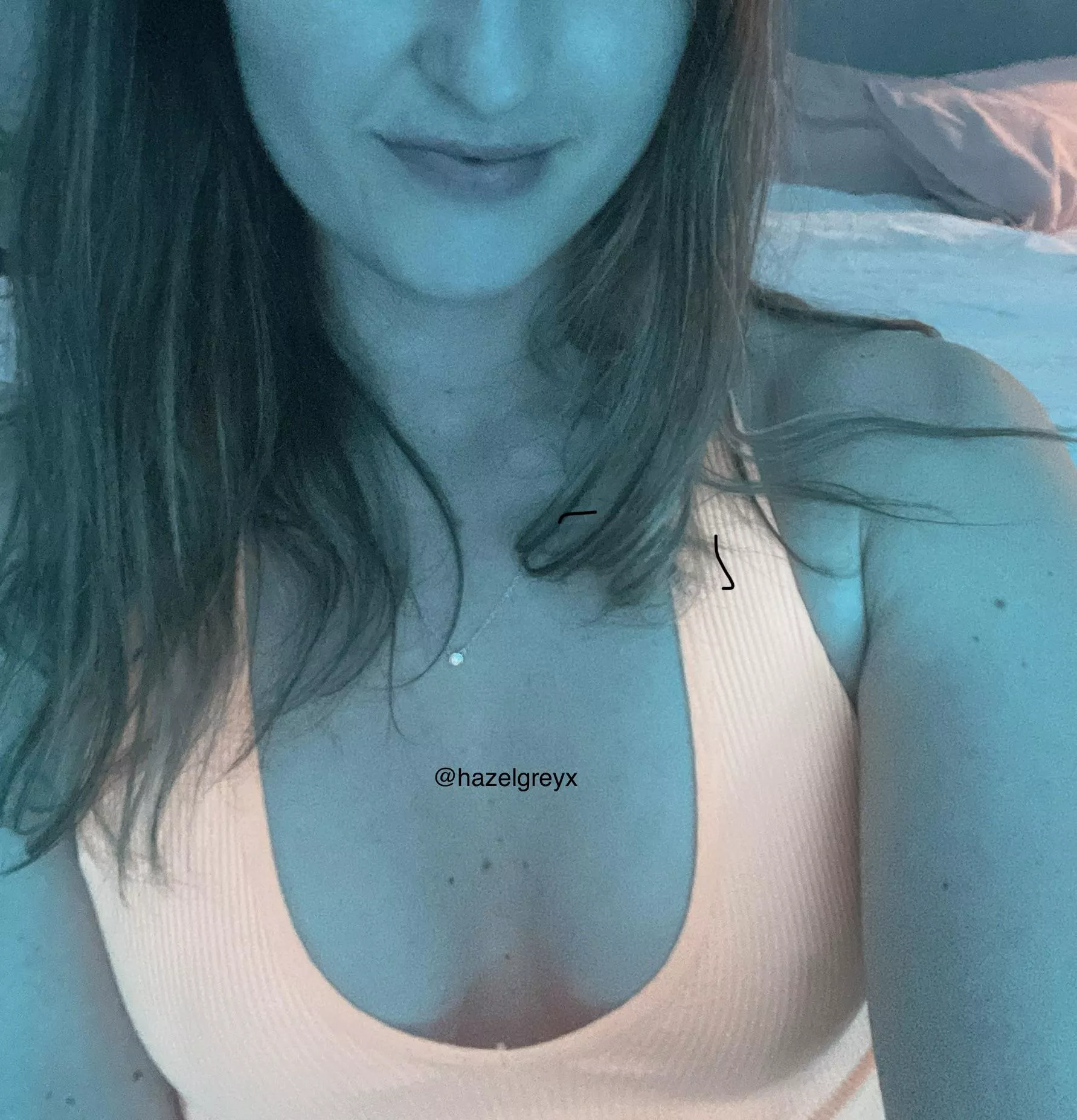 Who else likes neon? 💡[F]
