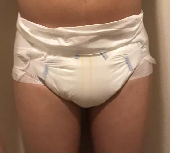 Who else likes to tie their diapers tightly? I like it.