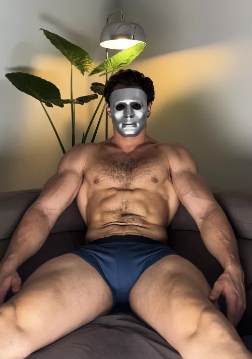 Who is going to sit on 6’8 lap. A true daddy is here.