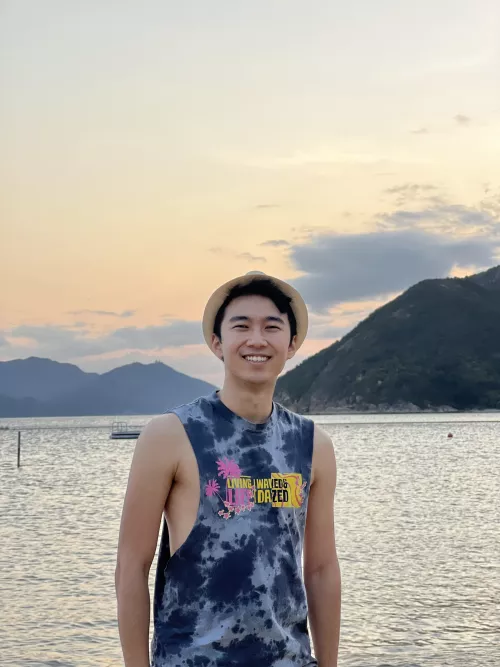 Who like Going to the beach?! If you do, count me in 🙋🏻‍♂️