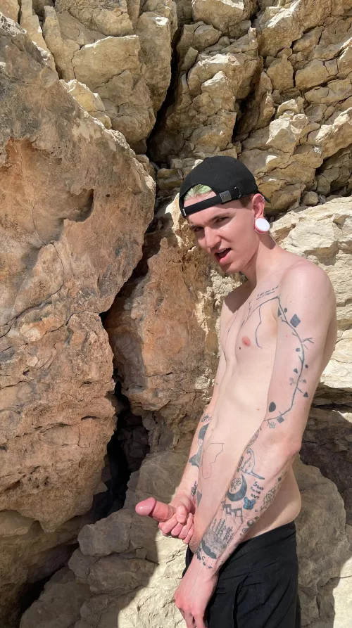 Who likes hiking? 🥵