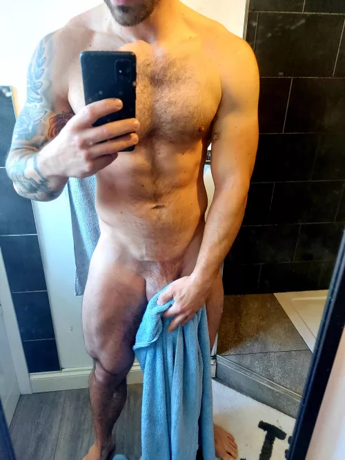 Who thinks I should drop the towel? [34]