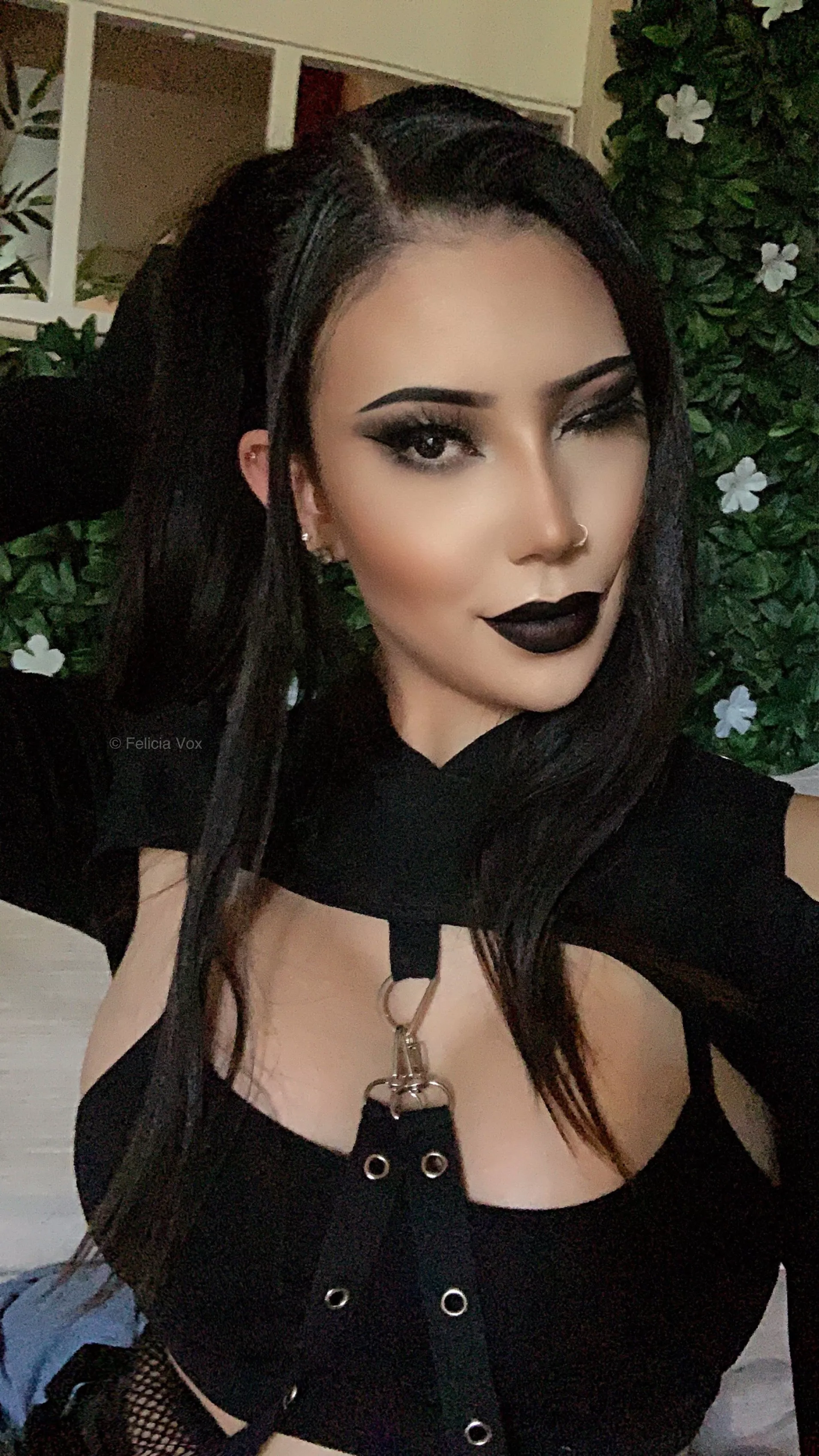 who wants a goth gf? [oc]