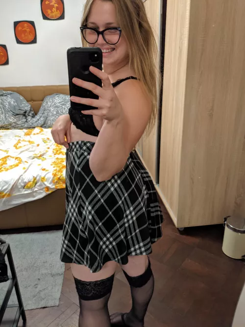 who wants a nerdy school girl?