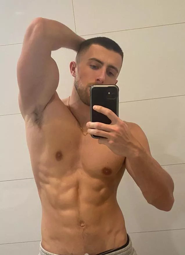 Who wants a sniff?😈