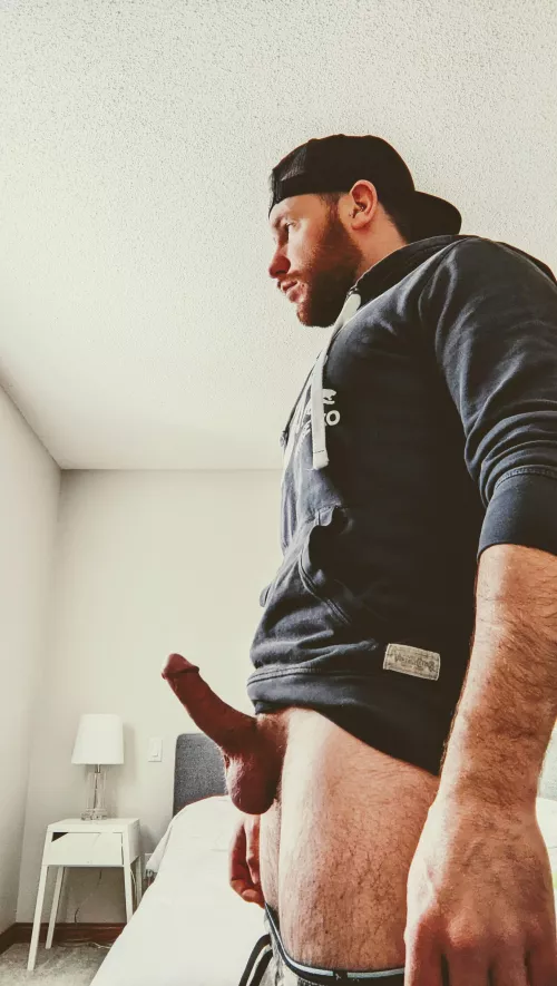 who wants to be dominated 😈🏳️‍🌈🍑