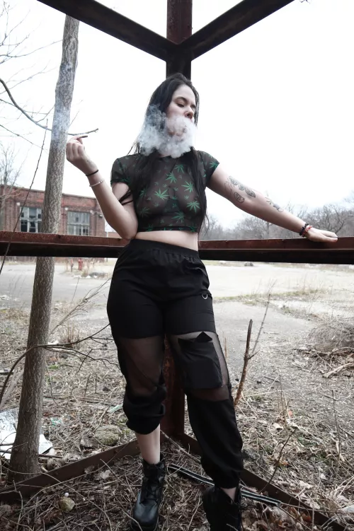 who wants to be my 420 sesh buddy? 🌿don't make me smoke alone🥺