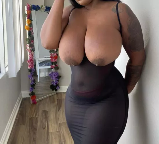 who wants to get their nut off 😈 hmu