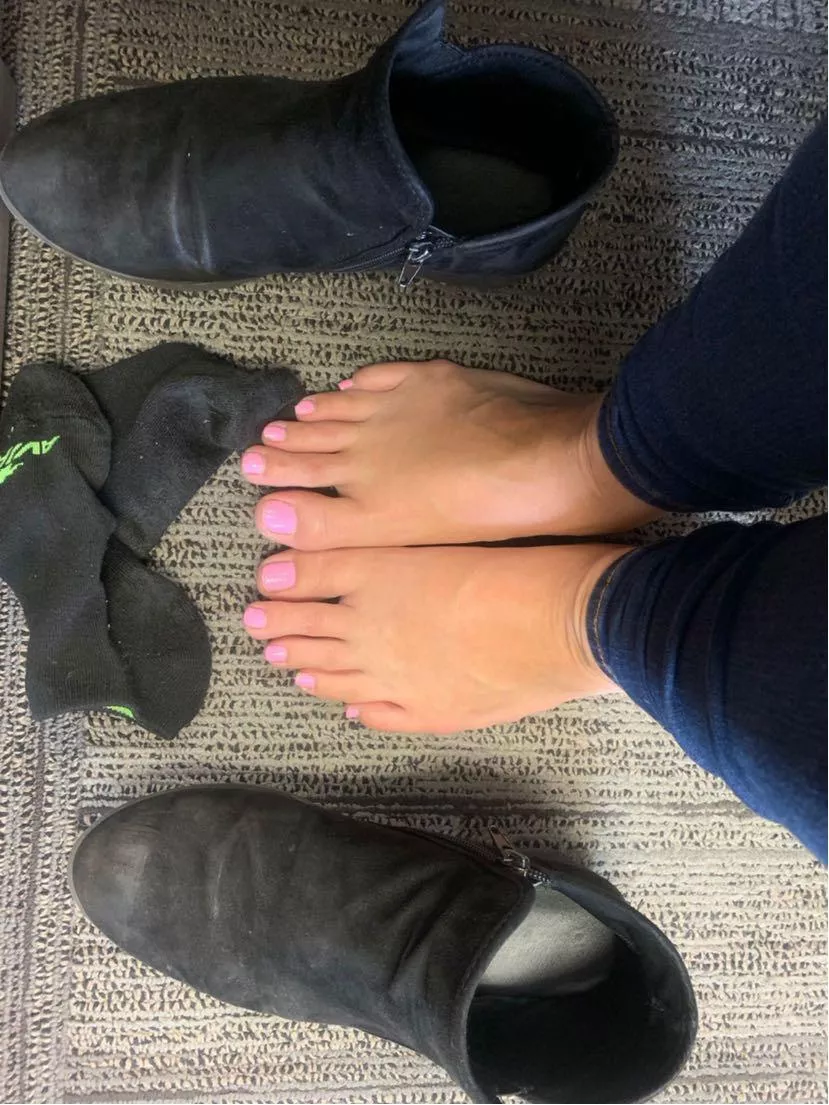 Who wants to gift me a pedicure? :)