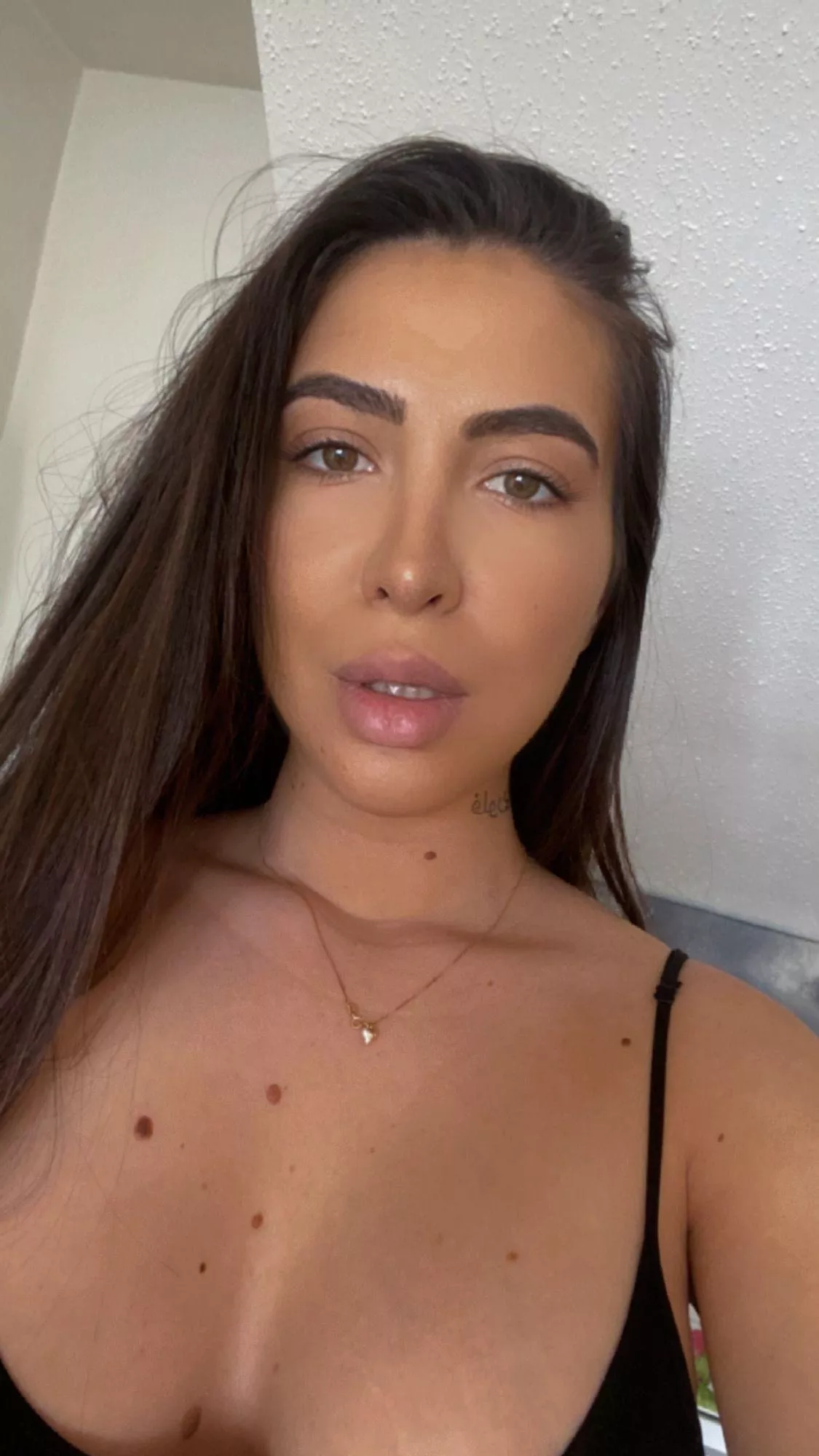who wants to see my boobs?🥰