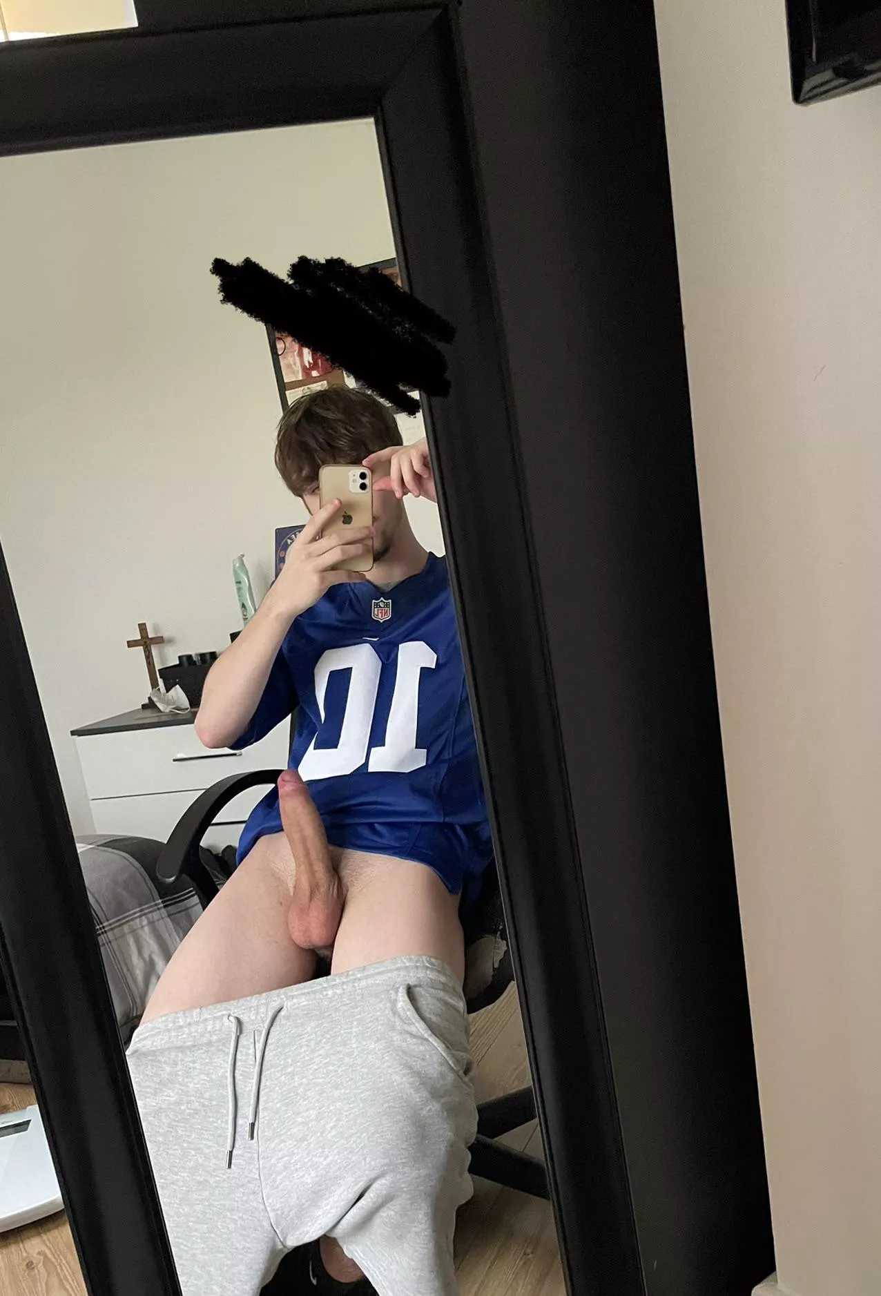 Who wants to suck some huge football player balls ;)