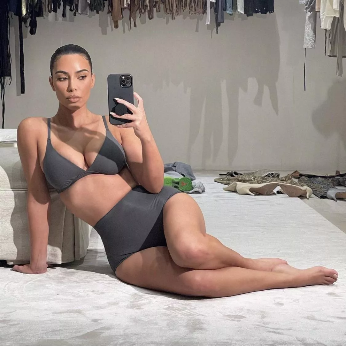 who wants to talk about Kim K getting blacked kik: jerkki400