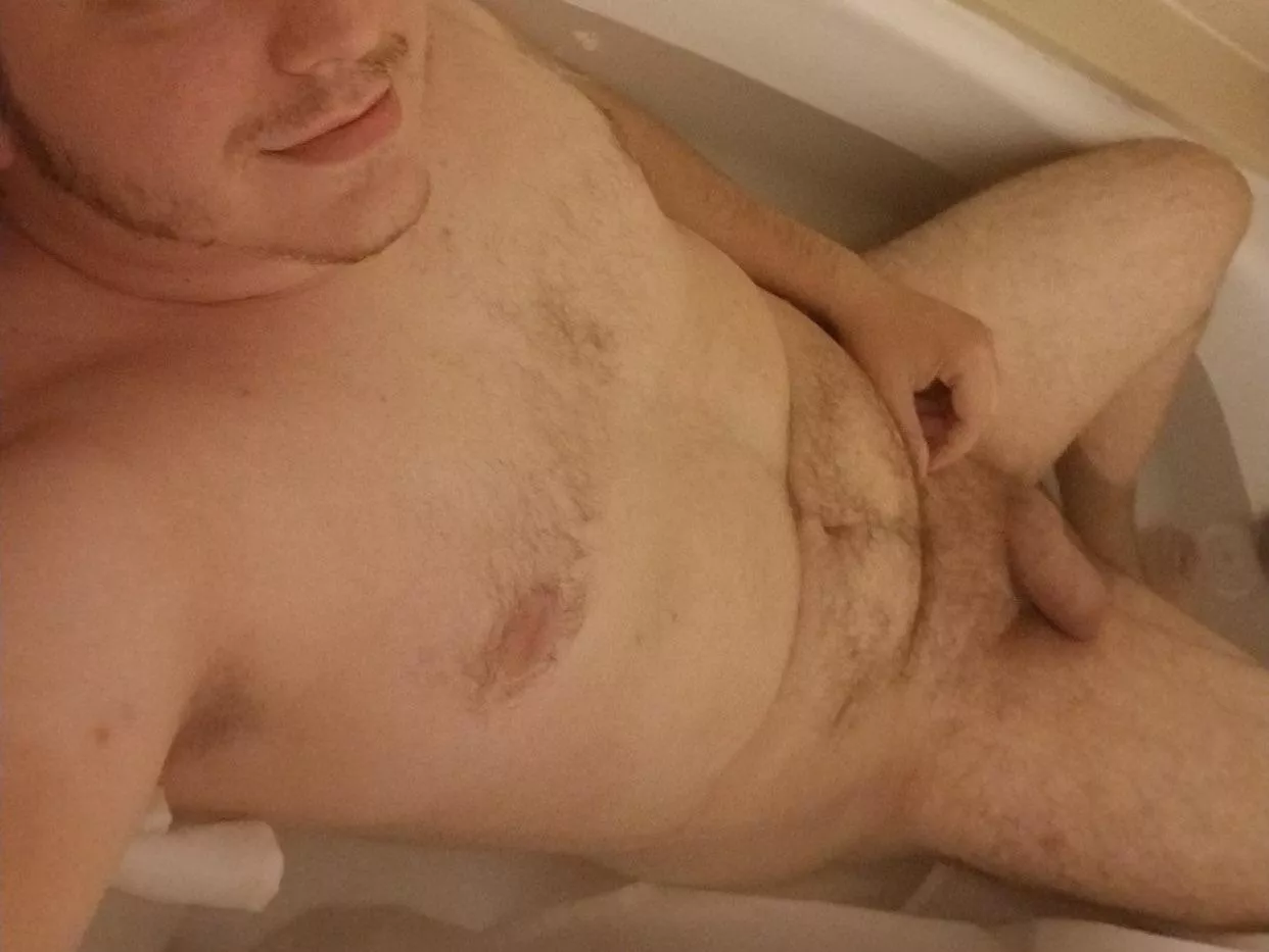 Who’s down for tub time?