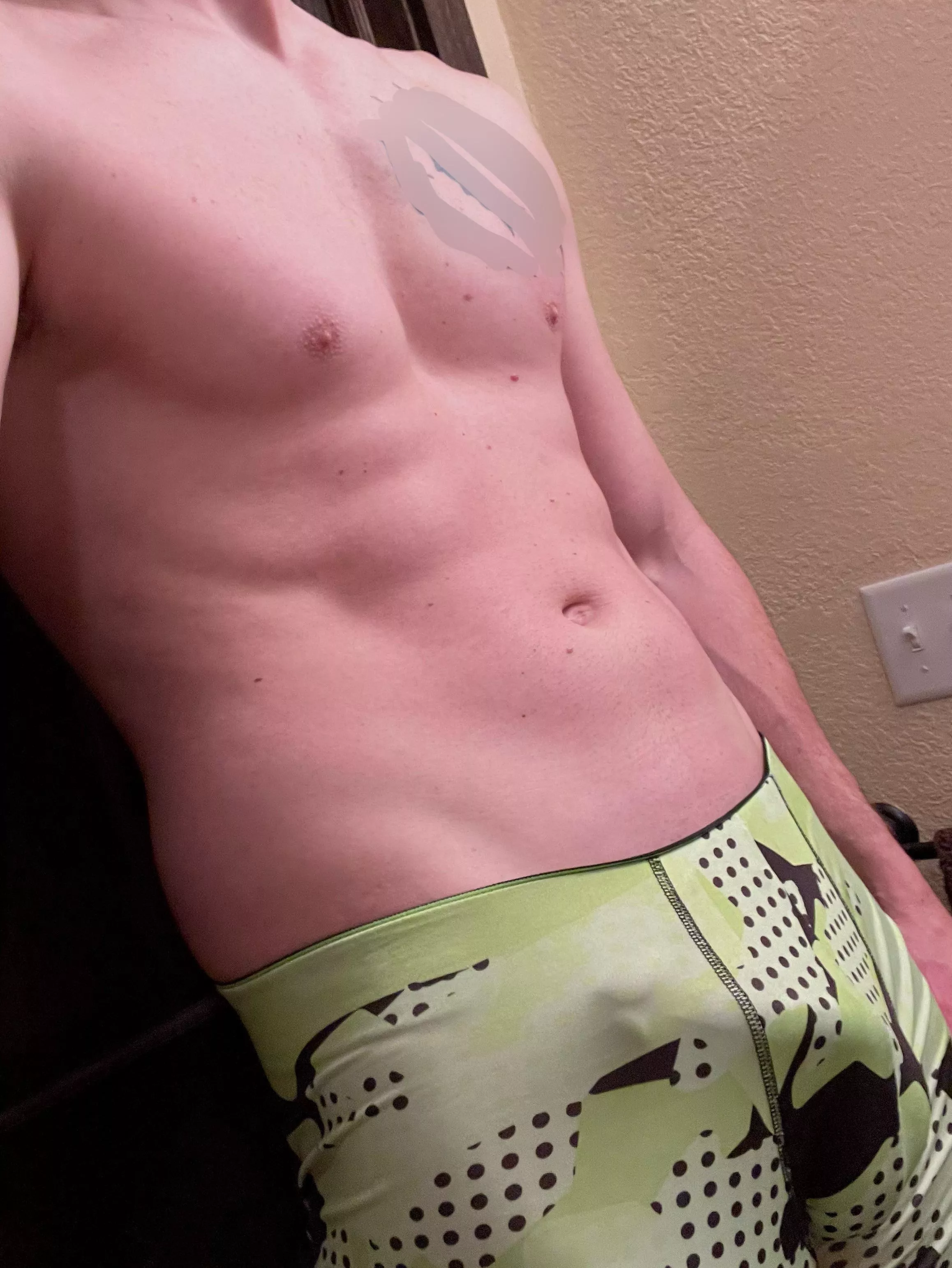 Who’s favorite color is green?