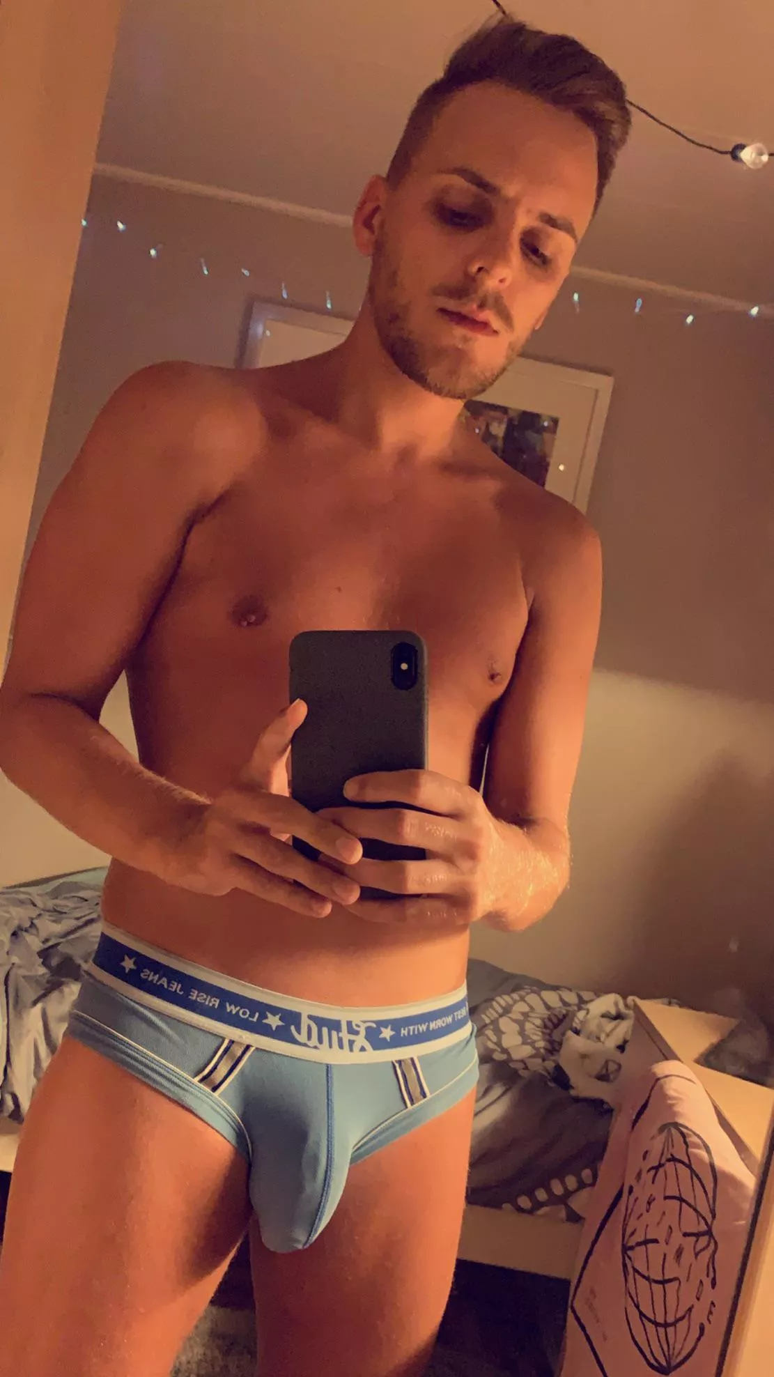 Who’s gonna unpack my meaty blue bulge?