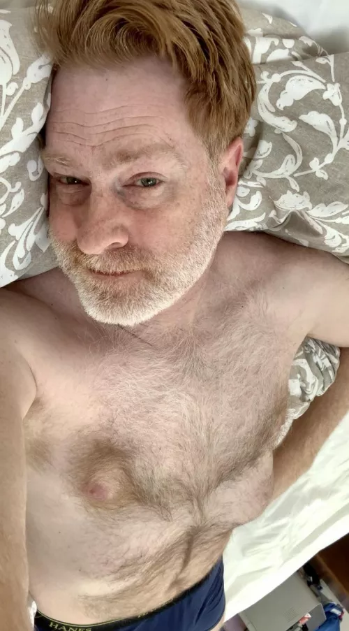 With hair like this, there’s no need to wear green today.