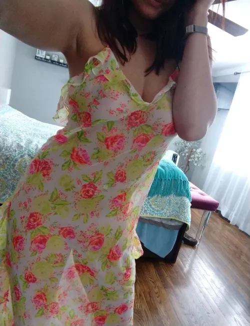 Wonder who the lucky guy is that will take this off my wife u/vthotwifey