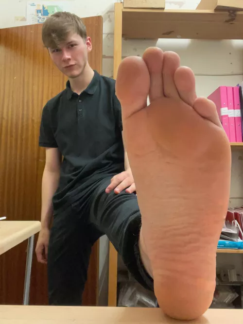 ��?worship me while m at work