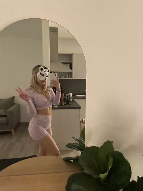 would make my day if at least one person loved my big chest 😇