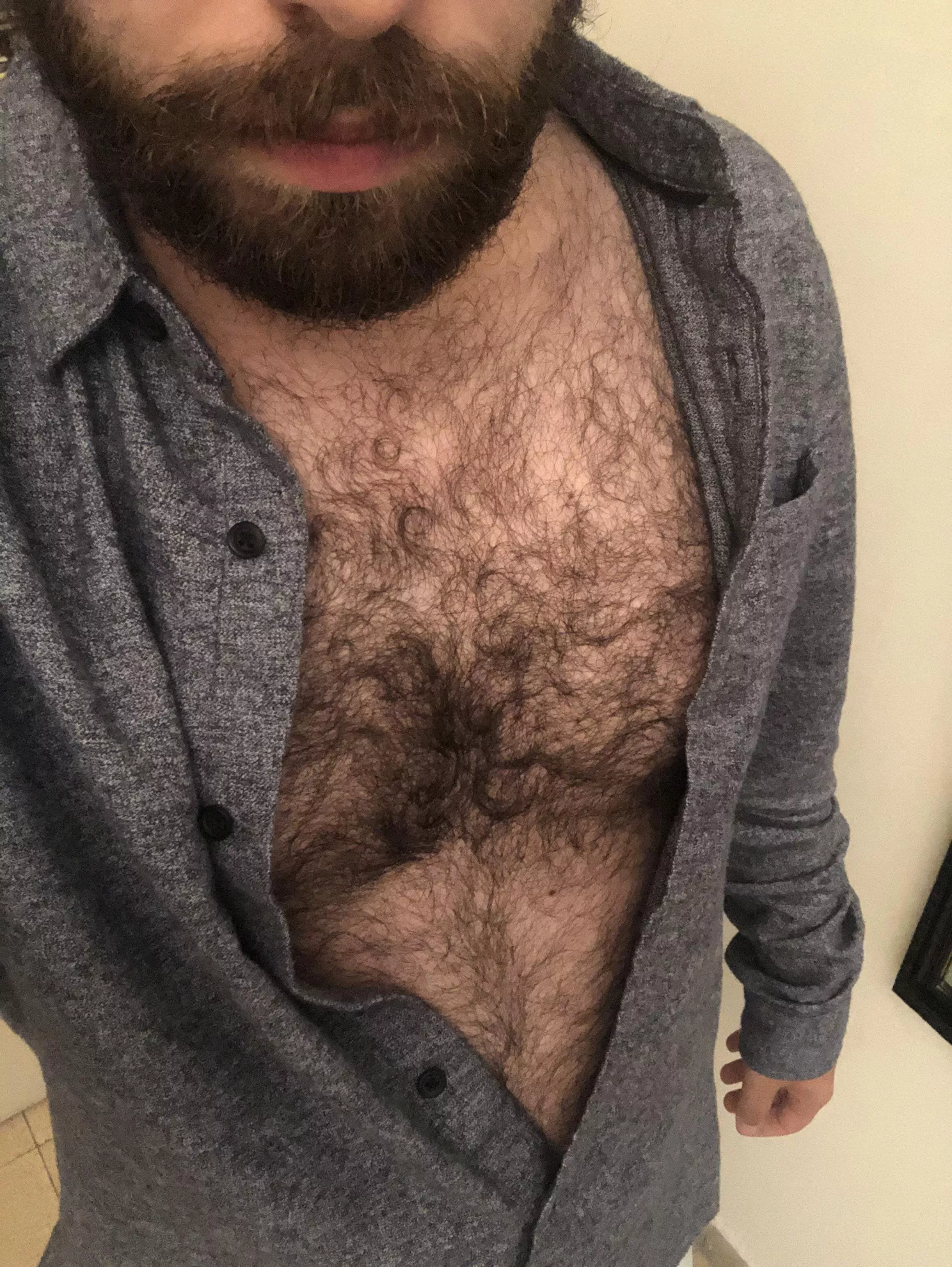��??Would oyu rjb my chest?
