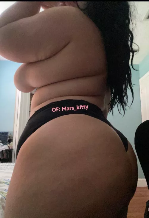 Would you A. Kiss me, B. Grip me, C. Lick m, or D. All the above ?☺️😍💦