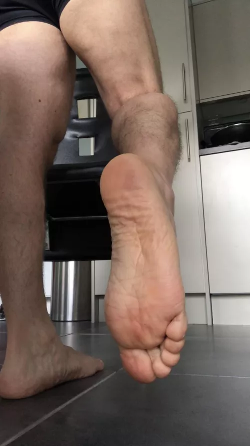 Would you clean my feet 😈
