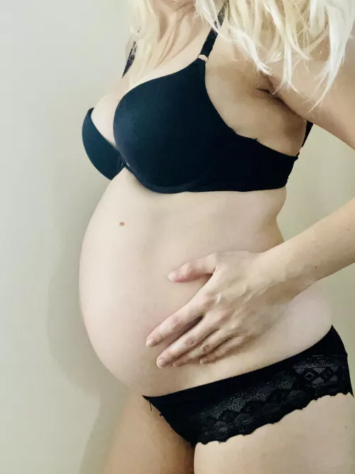 Would you fuck me here an now??? 😈😈💦