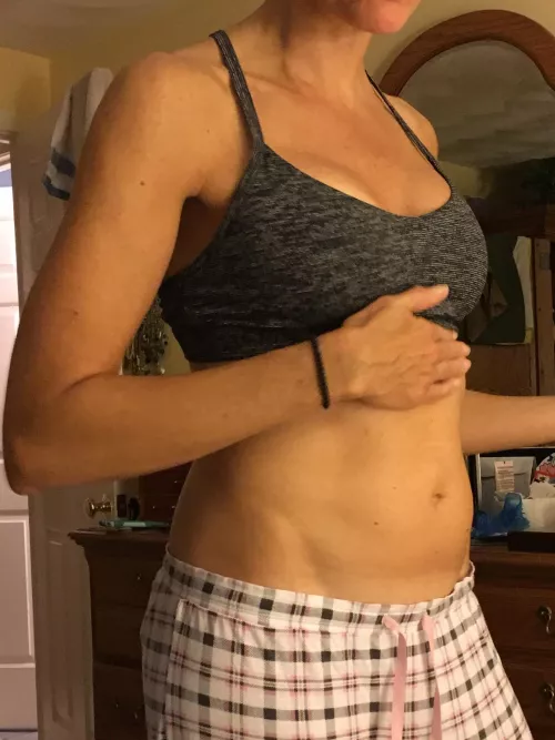 Would you jerk off to my fit milf wife if you saw her at the gym? Kik greekmilfman