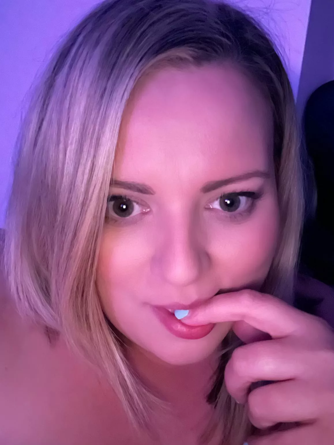 Would you like to see me suck and fuck? Well fun quick it’s 35% off new subs at moment💋link below xx